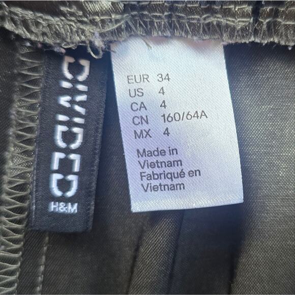 M H&M Green Satin Athletic Shorts Elastic Waistband Womens Size 4 Shimmer Soft - Picture 7 of 9